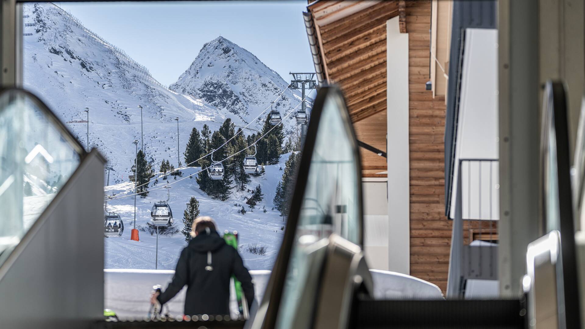 Hotel Edelweiss& Gurgl directly on the slope