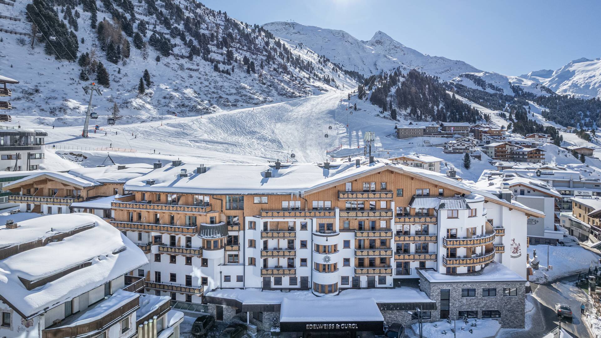 Hotel Edelweiss& Gurgl directly on the slope