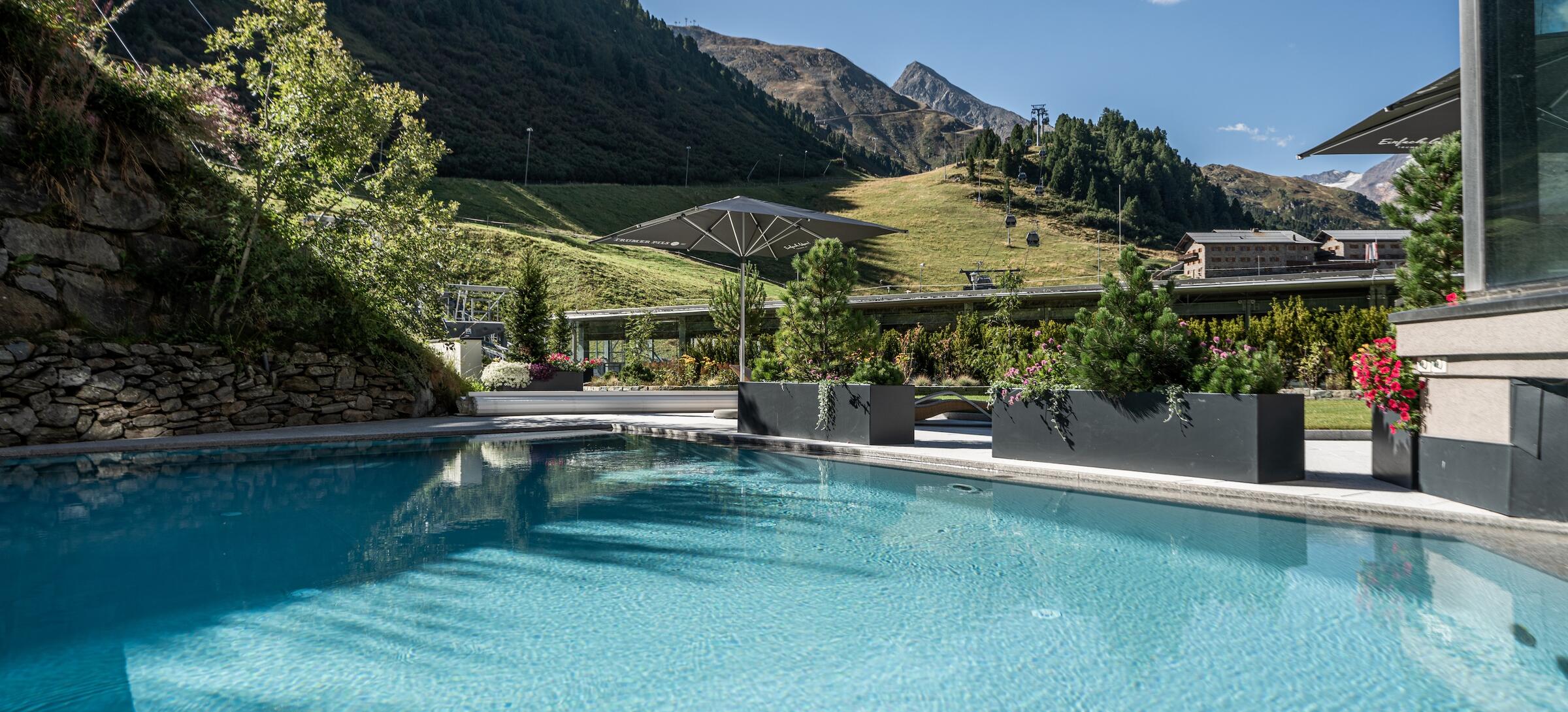 pool mit panoramablick in obergurgl